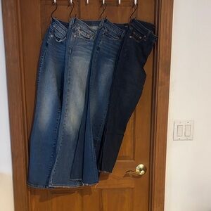 Lucky brand 4 pairs 25 …. All used with lots of life left.  Assorted style.